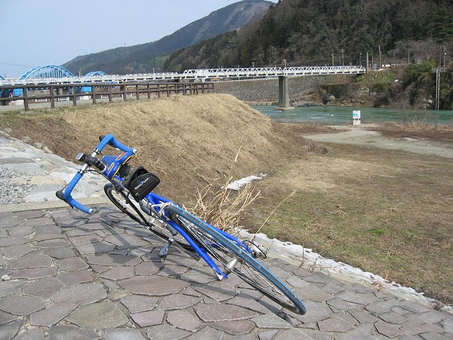 2006年の初サイクリングは強風の中 (ι )
